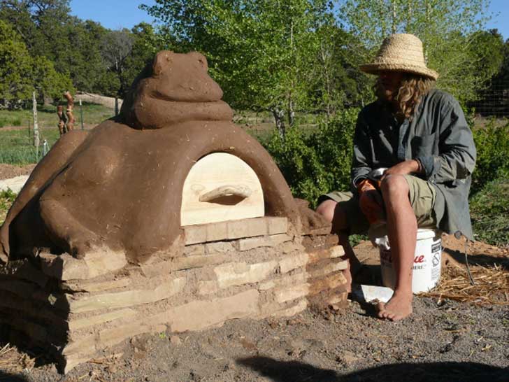 Ellos te enseñarán que construir un horno de barro en casa es mucho más  fácil de lo que imaginas | Upsocl