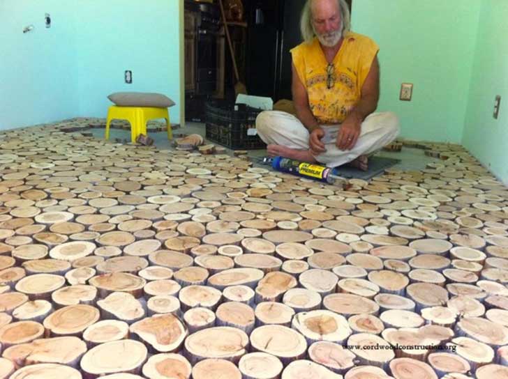 Este hombre no querÃa gastar mucho dinero y creó su propio piso de ... Piso Exteriores creativo