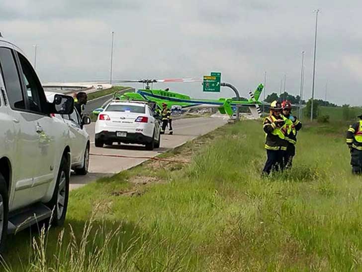 heroic-police-officer-distracts-child-car-accident-22