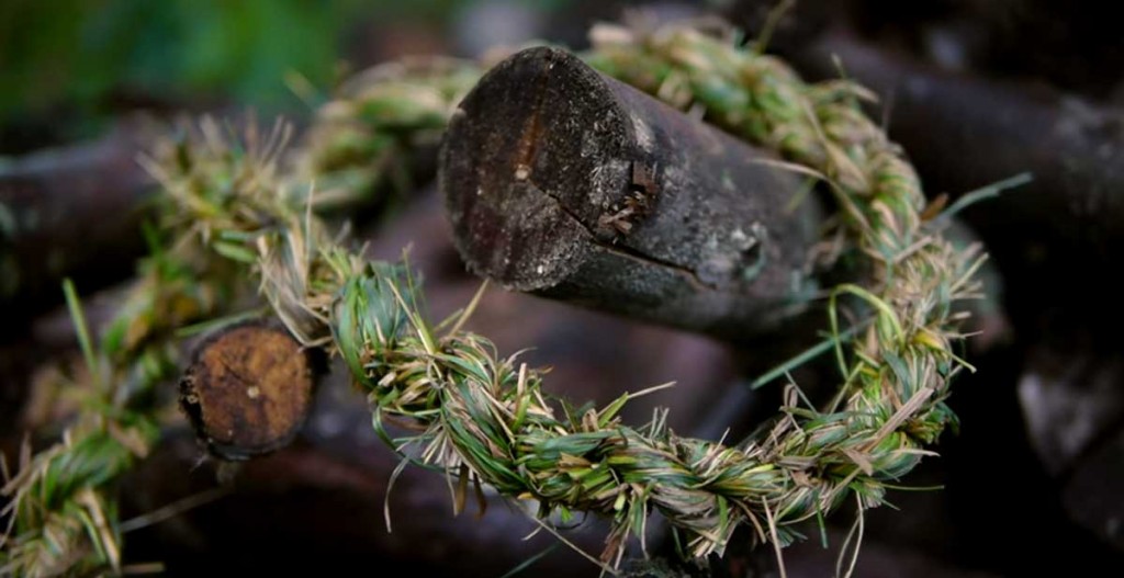 Así se fabrica una resistente cuerda de césped en tan sólo unos minutos