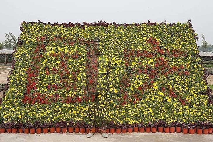 liu-bolin-hiding-in-the-city-no.-90