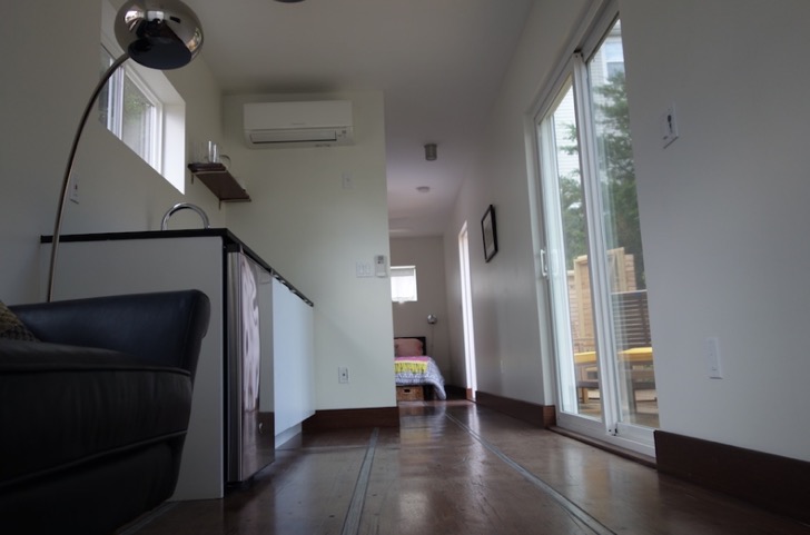 Ella se construye una casa en un contenedor de envío. Cuando veas el ...