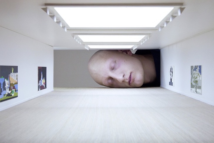 giant-heads-in-art-gallery-falsification-tezi-gabunia-7