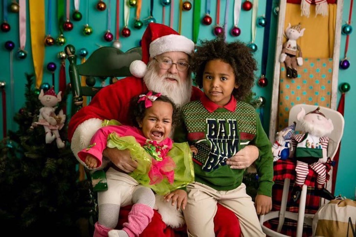 Sintió un olor horrible que venía desde el cuarto de su hija. Abrió la
