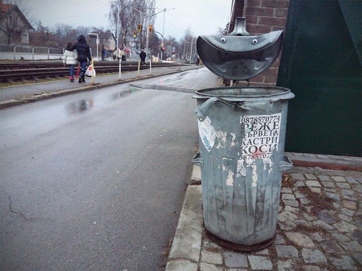 googly-eyebombing-street-art-bulgaria-13