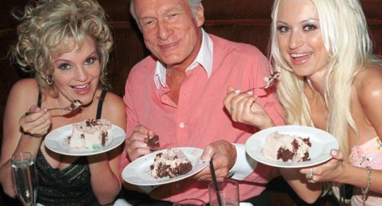 Así era el interior de la cocina de la Mansión Playboy. Hugh Hefner