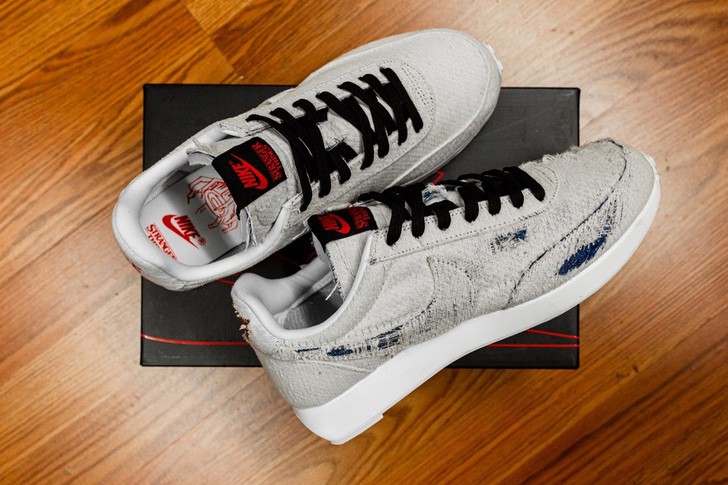 Estas zapatillas de Stranger Things se queman para descubrir su mensaje