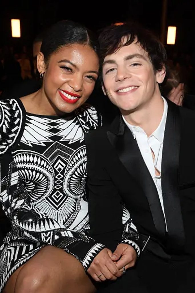 Madelyn Cline Y Chase Stokes Novios