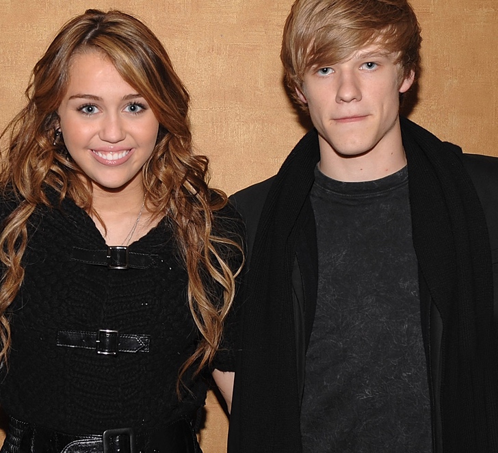 Madelyn Cline Y Chase Stokes Novios