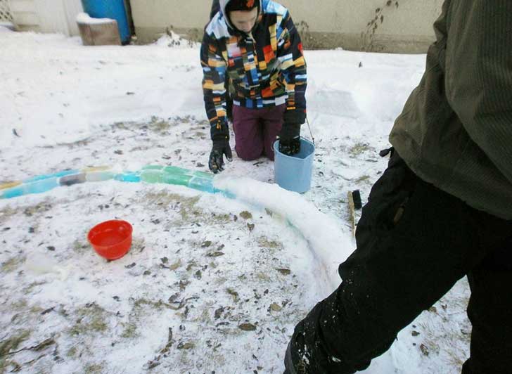 colored_ice_igloo_03