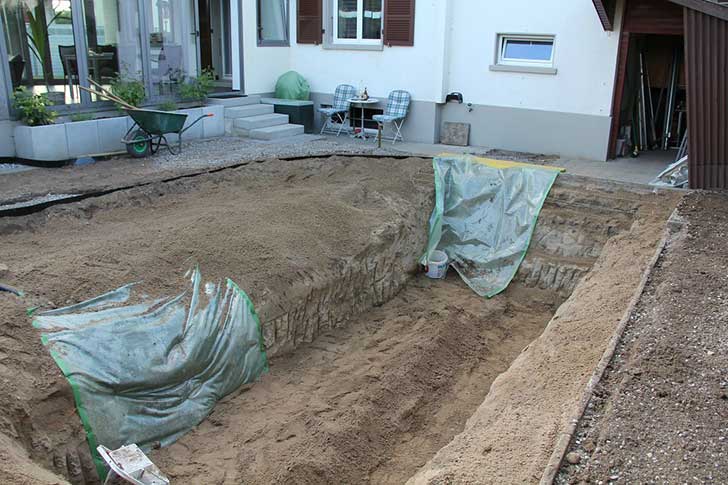 Ãl construyó una piscina natural en su jardÃn y el resultado es ...