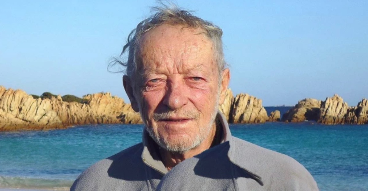 Anciano cuidó solo una isla por más de 30 años y ahora el gobierno lo expulsa. Abandonará su hogar | Upsocl